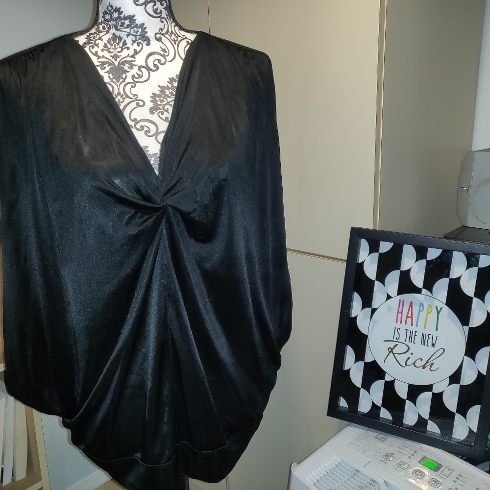 EUC DKNY Black Sleeveless Blouse Large